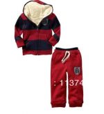 Conjunto GAP de casaco + calça.