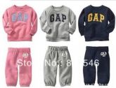 Conjunto GAP de casaco + calça.