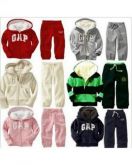 Conjunto GAP de casaco + calça.