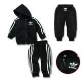 Conjunto Adidas.